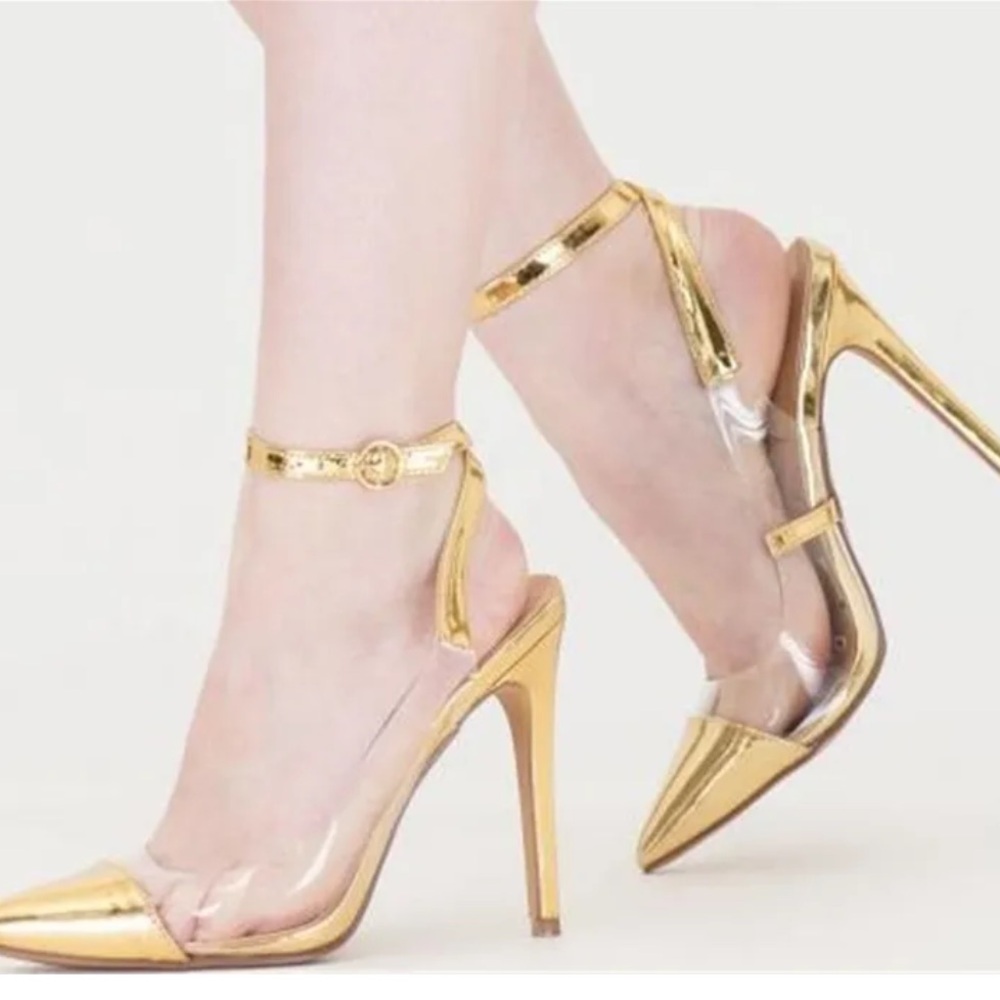 New in box Liliana Gold Pointed-Toe Stiletto Heels Size: 7 Liliana Elegant heels